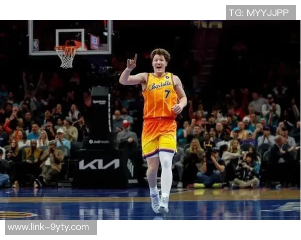 克尼佩尔表现抢眼11投6中斩获19分10篮板9助攻接近三双